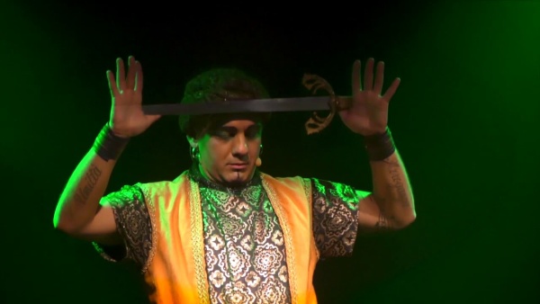 Dronero, spettacolo di Alex De Bastiani in arte “Shezan”